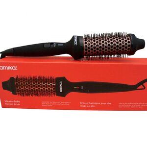 Amika Blowout Babe thermal brush